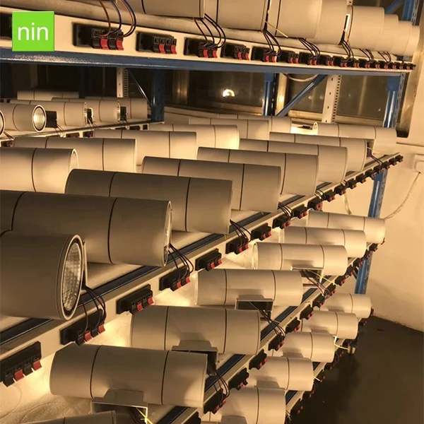 IP65ลูกบาศก์ปรับพื้นผิวติดตั้งไฟ Led กลางแจ้ง,นำแสงผนังกลางแจ้ง,ขึ้นลงนำโคมไฟติดผนัง