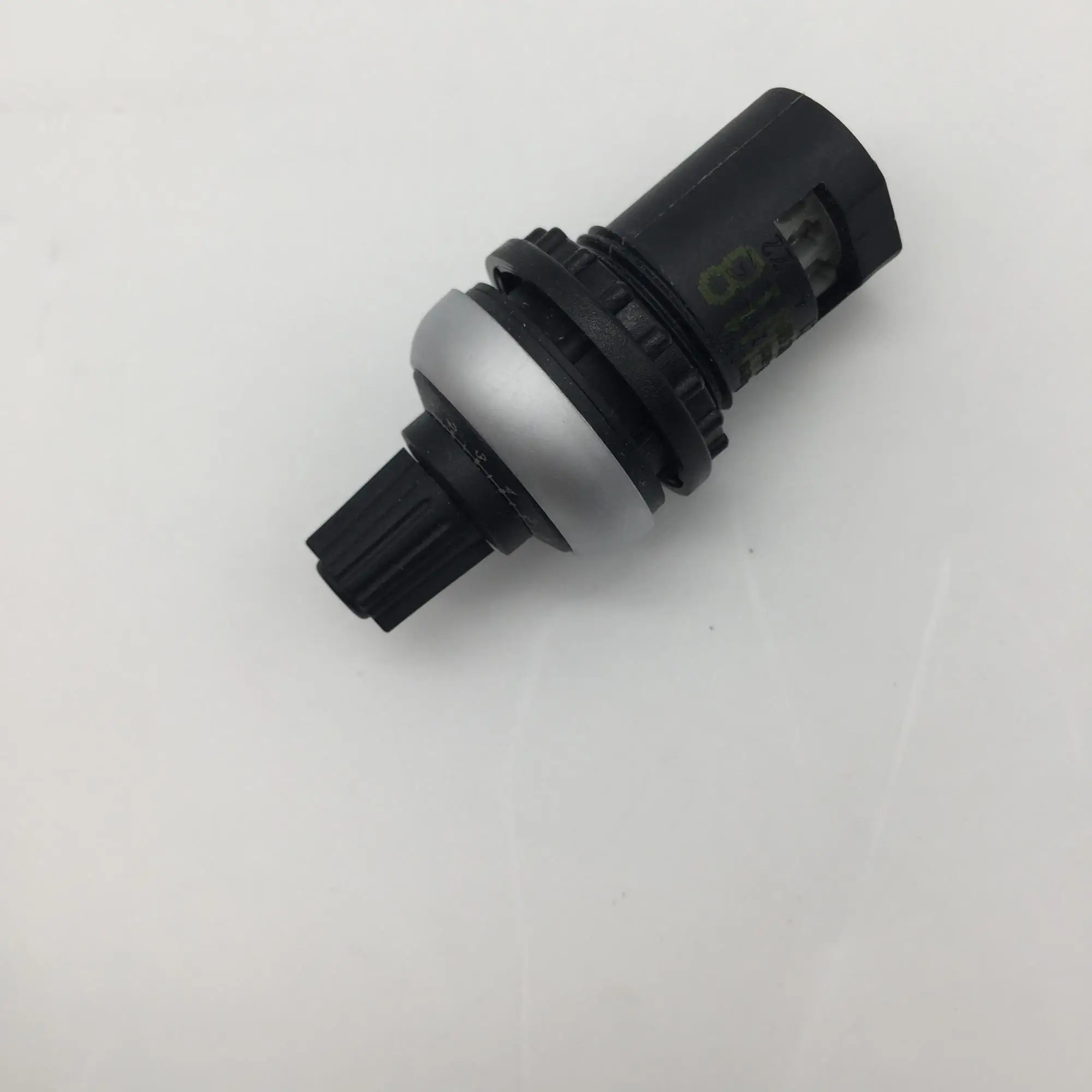 M22-R4K7-6.JPG