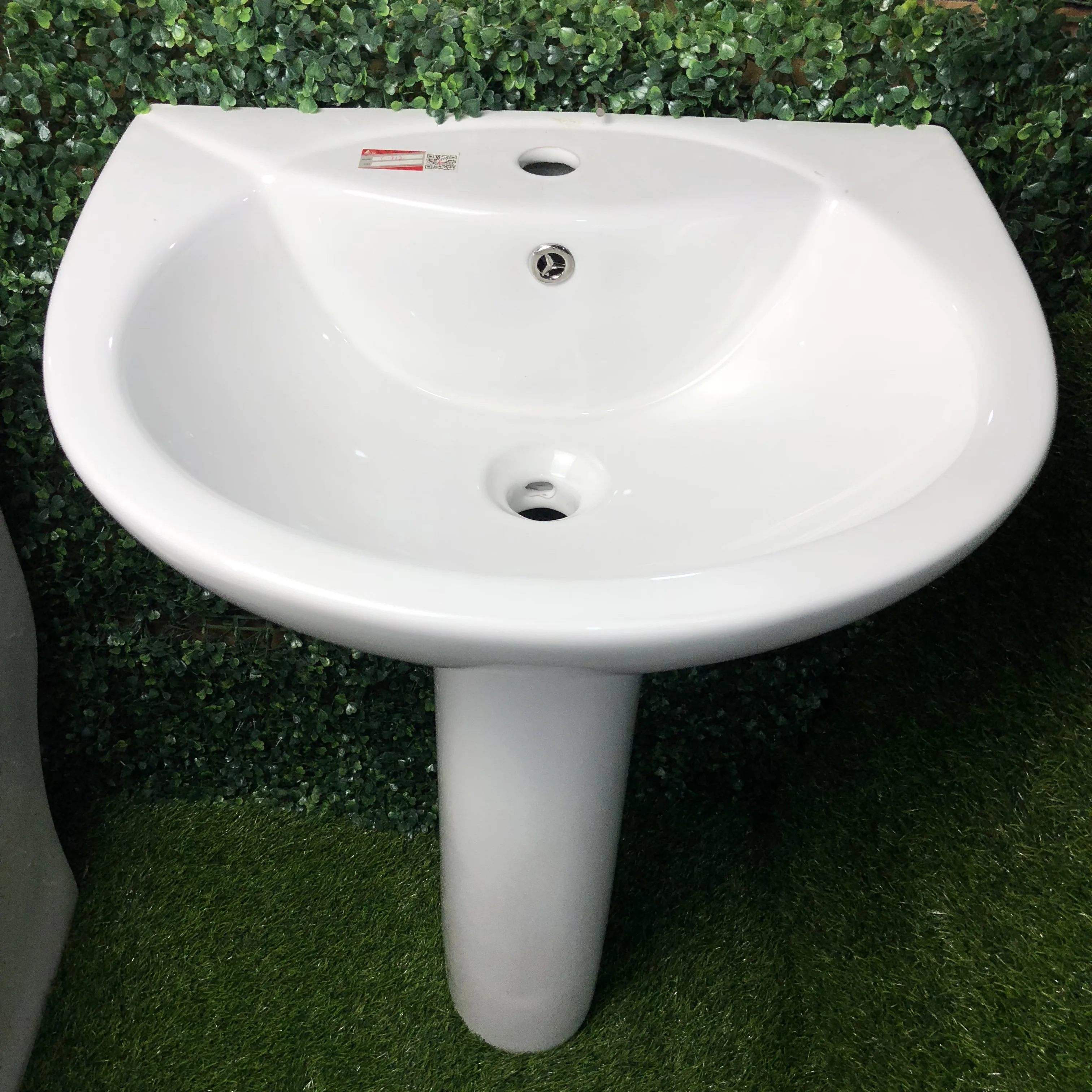 Good Quality  Bathroom Ceramic Pedestal Wash Basin C-312