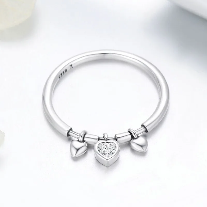 

Hot Sale 925 Sterling Silver Glittering Heart Clear CZ Anel Female Ring