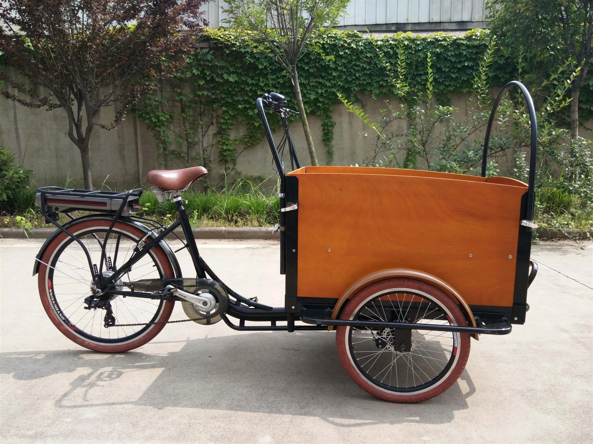 Dutch 3 Wheel Bakfiets For Carrying Kids Electric Cargo Bike Holland ...