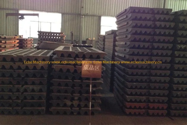 high manganese jaw plate warehouse.jpg