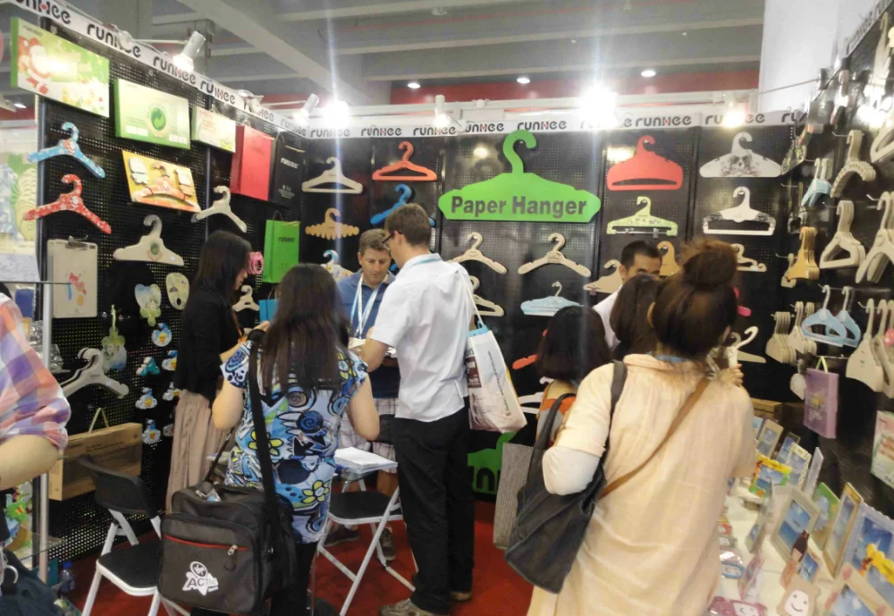 Eco Friendly 100% Recycled Cardboard Hooks Paper Socks Hanger Customized Size