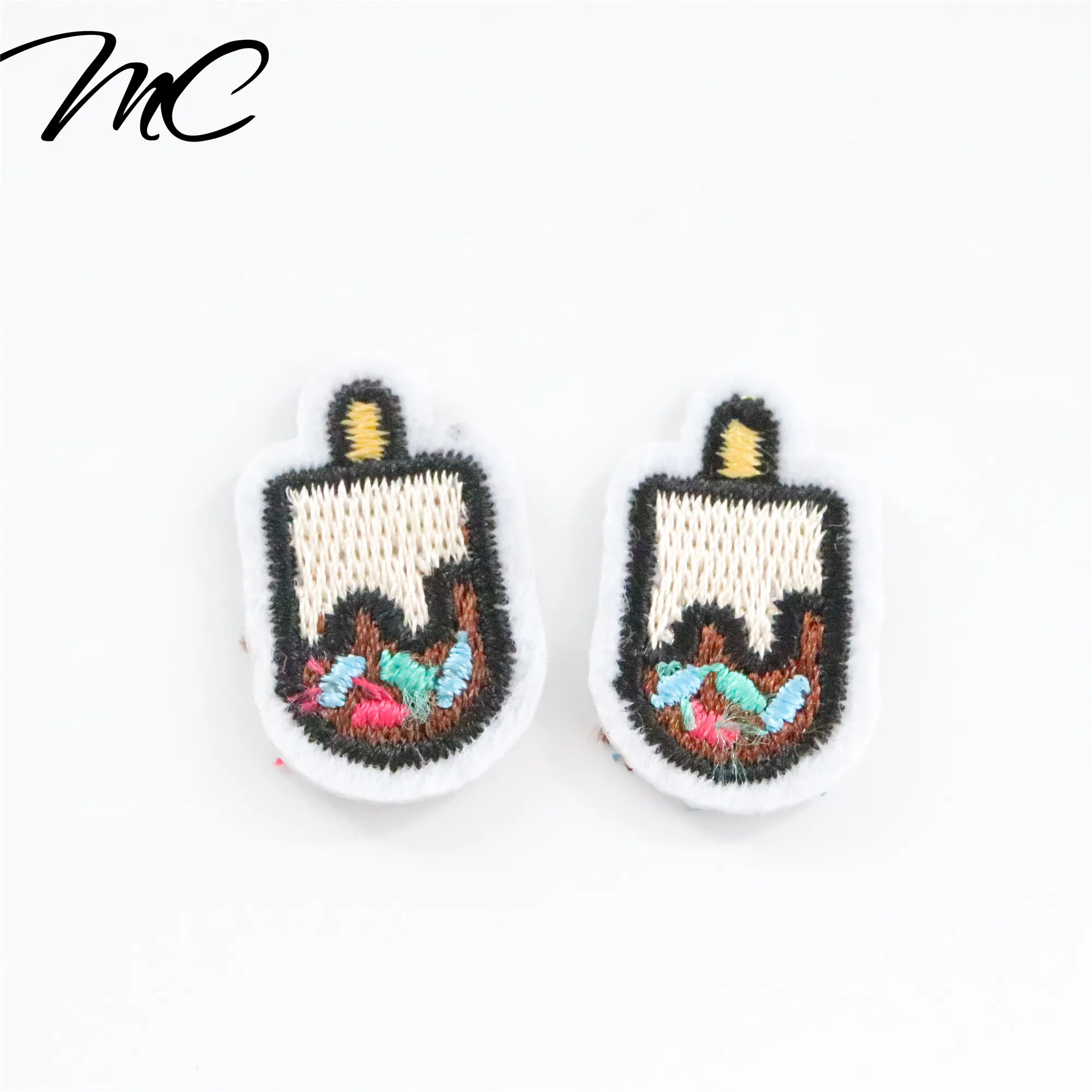 

Popular Design Custom Small Cartoon Logo 100% Machine Embroidery Patches and Badges
