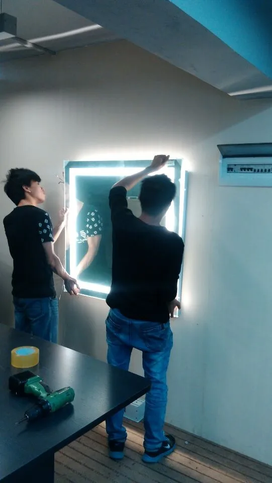 Espejo Retroiluminado Con Marco De Madera Para Baño Con Luz Led Oculta