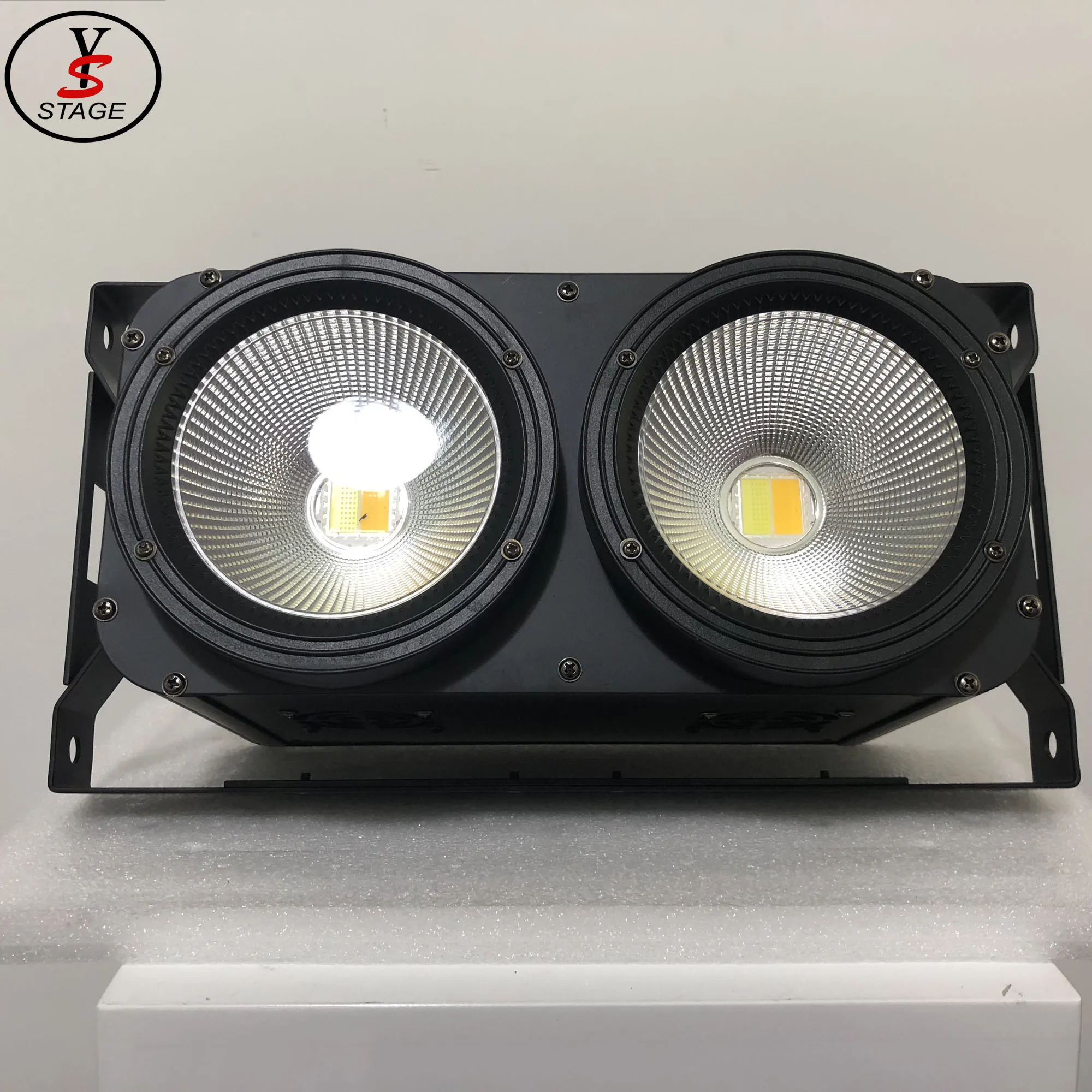 

Audience 200W blinder Guangzhou factory best prices stage light, Black