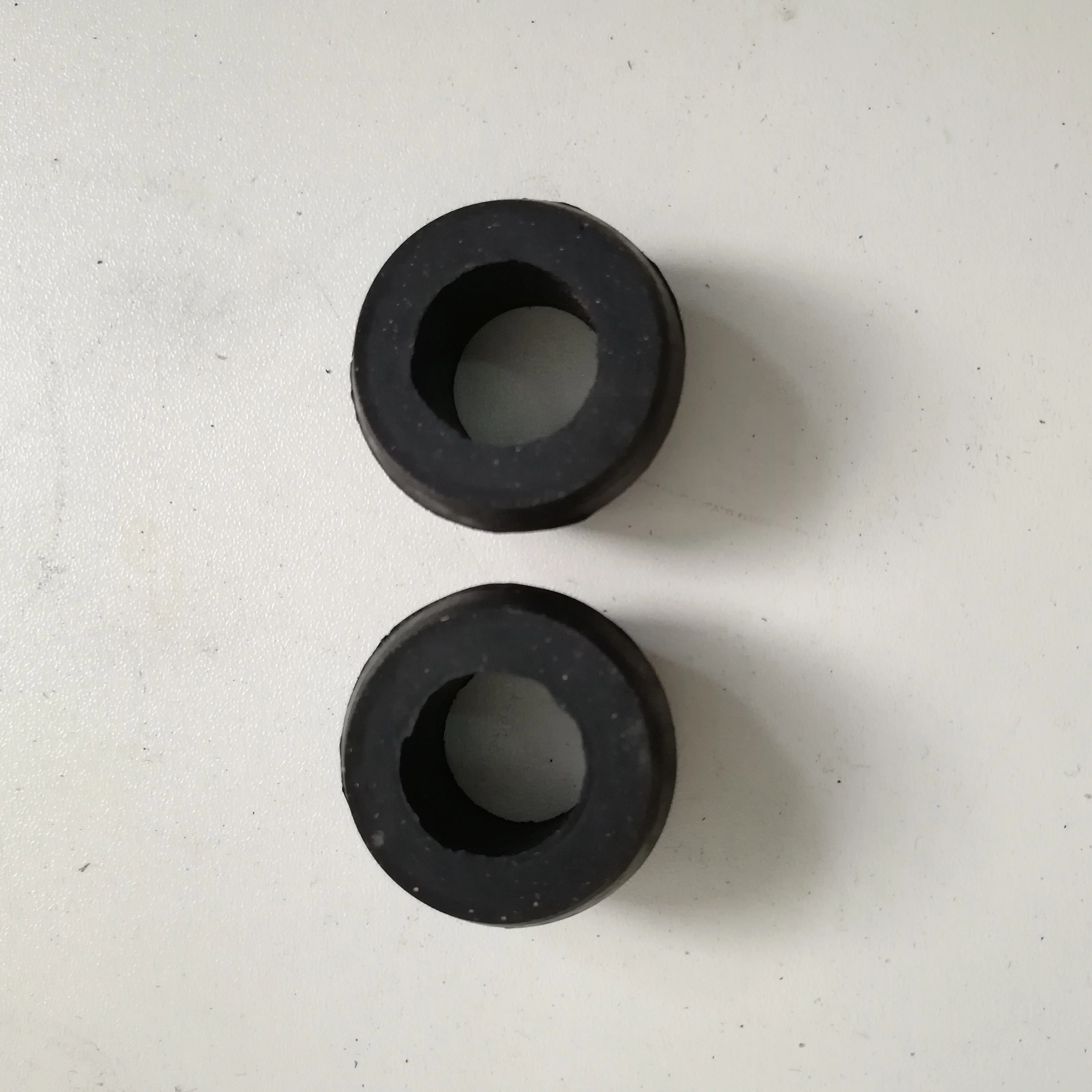 
Rubber bushing for LAND CRUISER 90385 19003 
