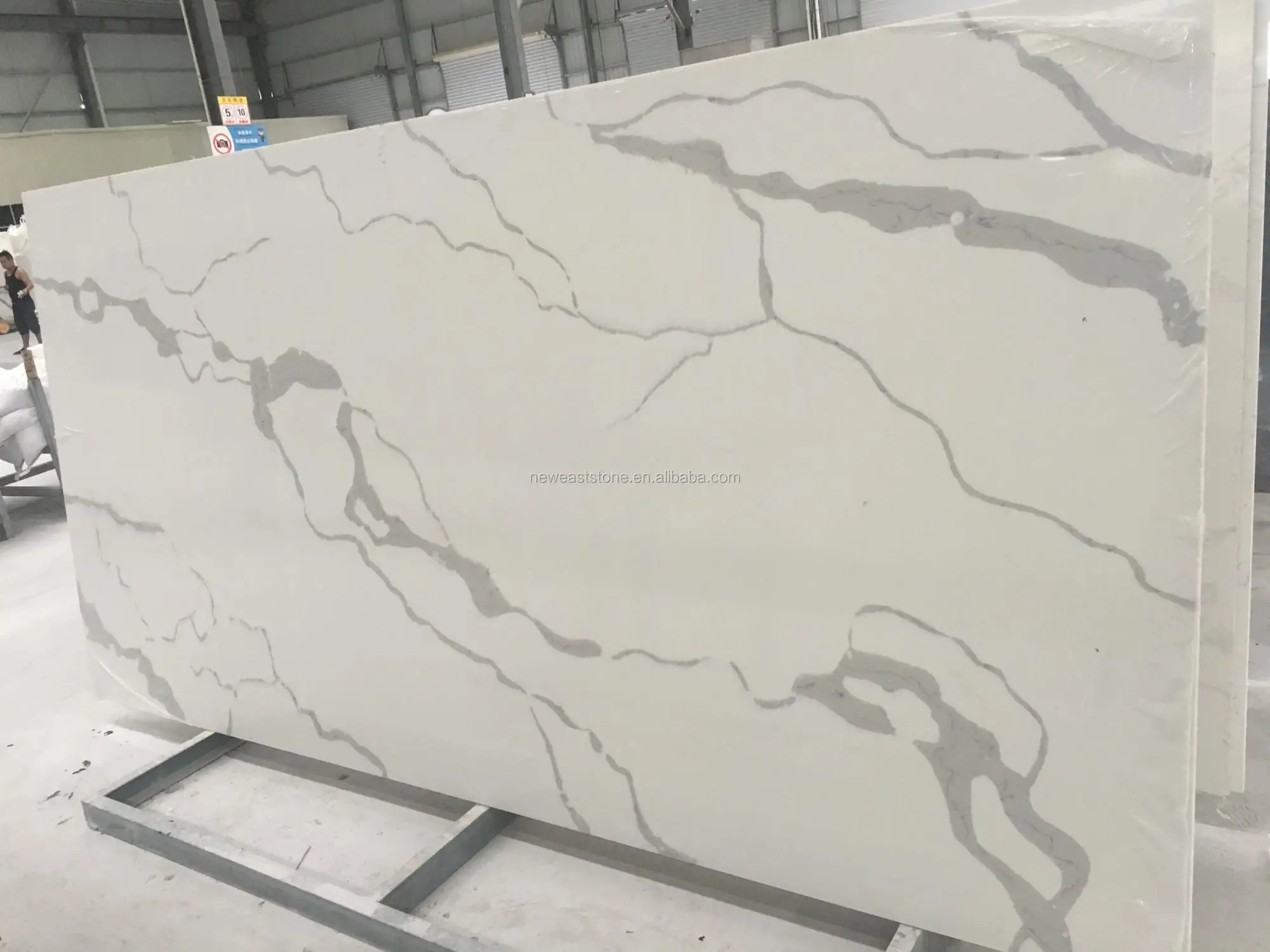 Calacatta Quartzite_2.jpg