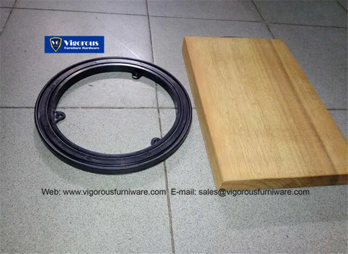 Plastic swivel plates 31