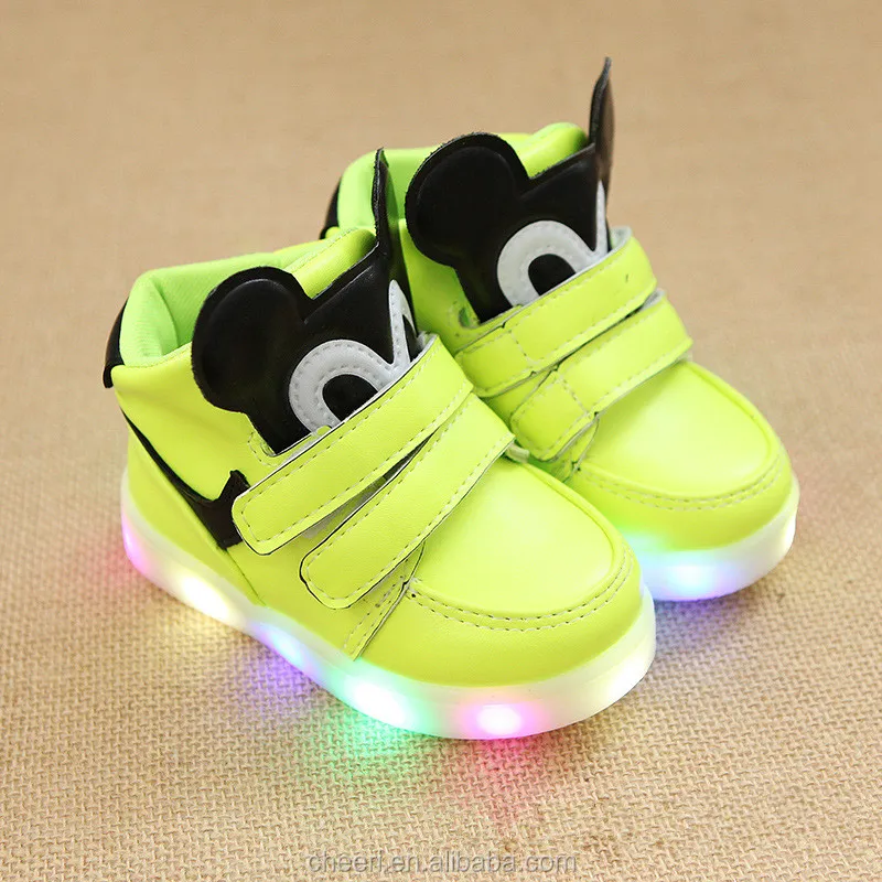 
Wholesale High Quality 2017 New Baby LED Light Shoes Anti-Slip Sports Kids Sneakers Children Luminous Flasher Lighting Shoes 