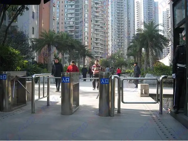 Modern Automatic Barrier Gate with 550mm-600mm Passage Width 30-40 Persons/Min Pass Speed and IP54 Protection