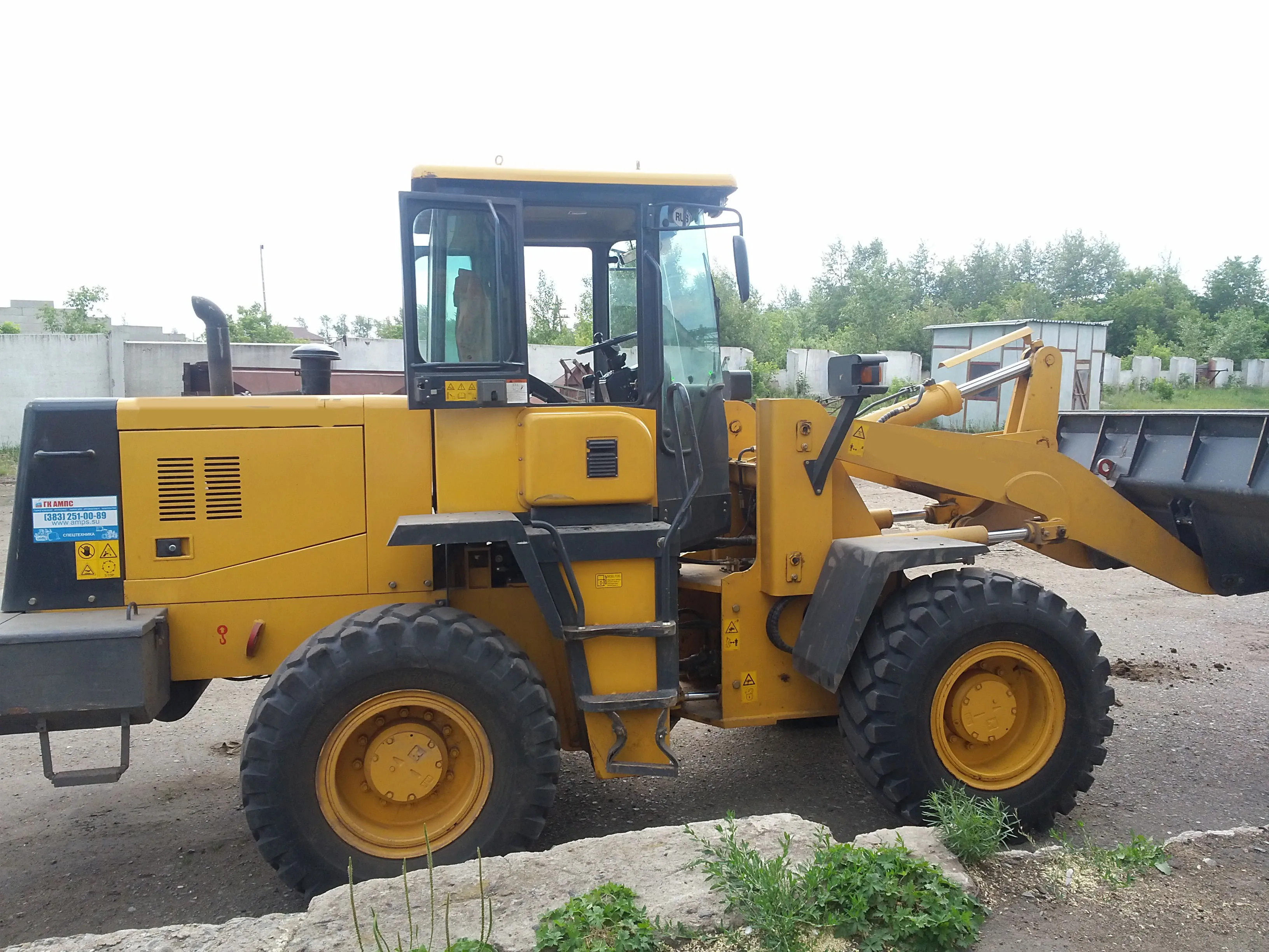 8 吨轮式装载机铲斗 sl80w 以最优惠的价格出售