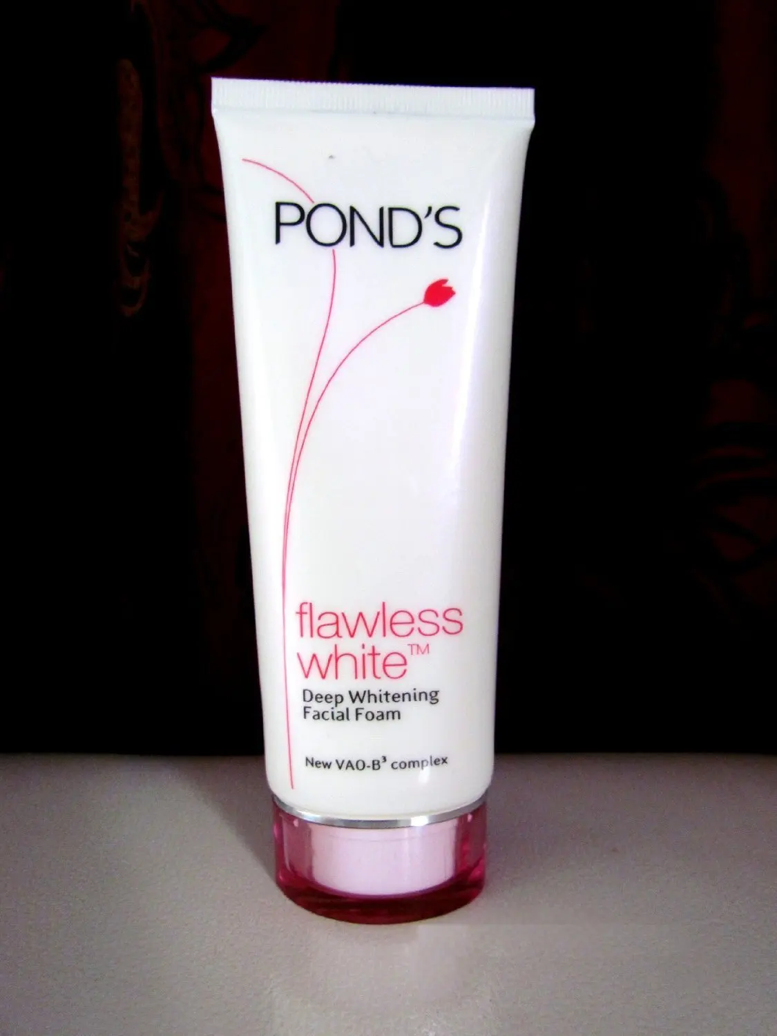 ponds facial foam flawless white