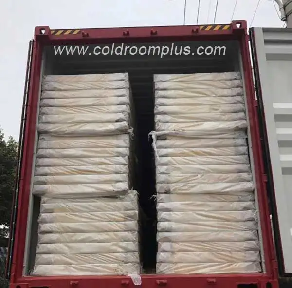 Walk in cooler panels