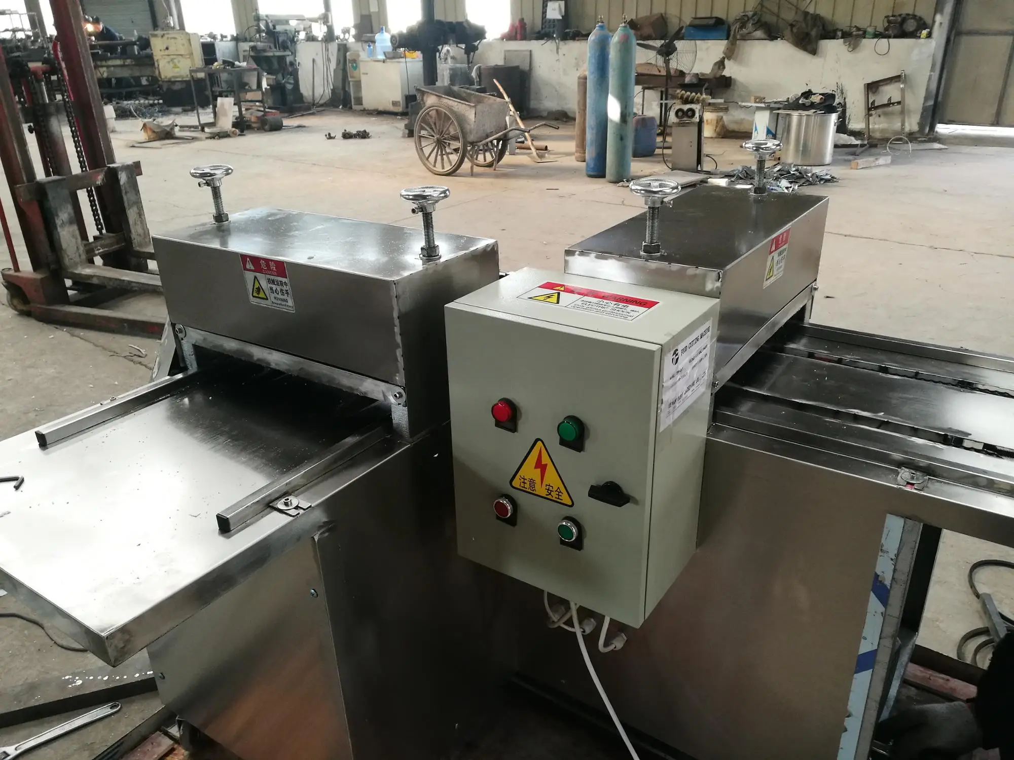 高品质新型多功能食品牛轧糖糖果切割机