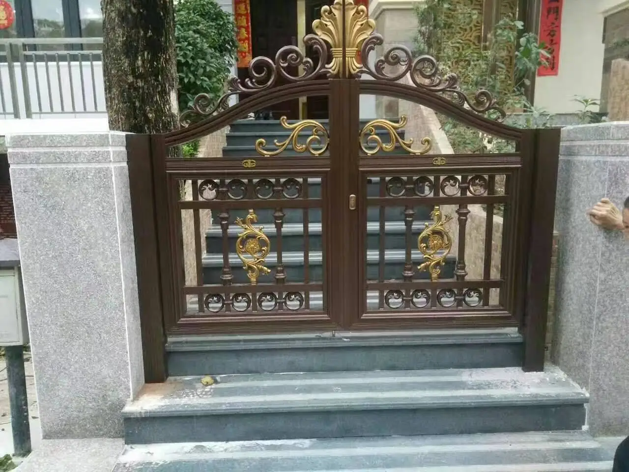 Nice Sliding Home Channel Steel Gate Decorations Arch Design With