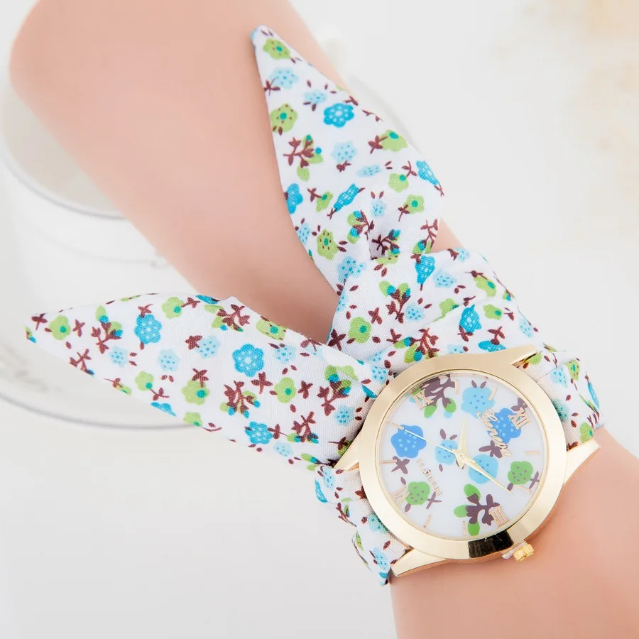 

New Design Hot Wholesale Shivering Cloth Ladies Fancy Watches, 7 different colors the brand , you can choice the watch dial