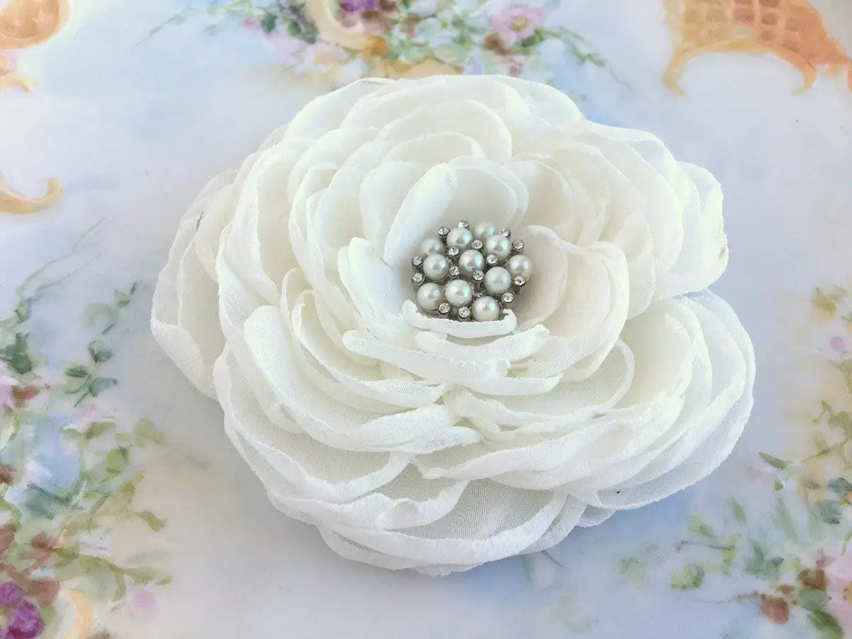 Ivory Bridal Hair Piece.Ivory Flower Brooch.Ivory Flower Hair Clip.Peony Flower.Ivory Peony Hair Clip.hair accessory.Ivory fascinator.bridal