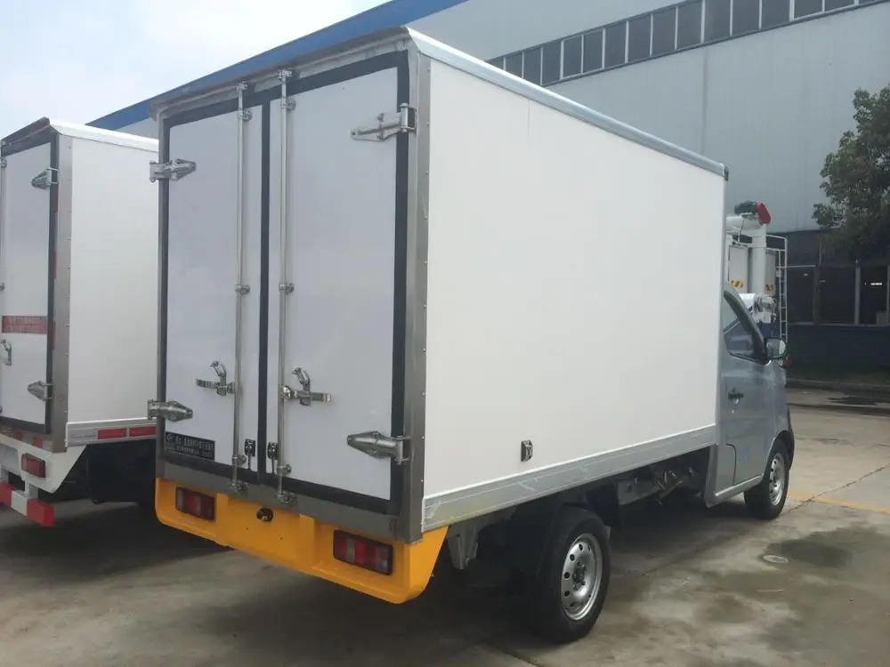 China brand changan 2ton mini refrigerator van truck.jpg