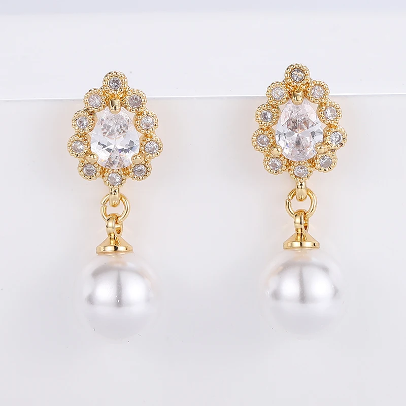 

Lateefah 2019 Hot Sale Gold Alloy Earrings Zircon Earrings Pearl Earrings For women Gifts