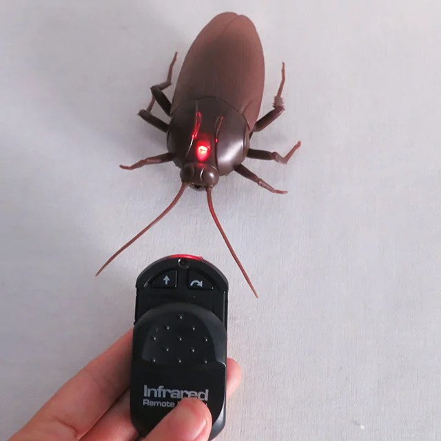 扩大两频道 rc 蟑螂中国恶作剧电动玩具