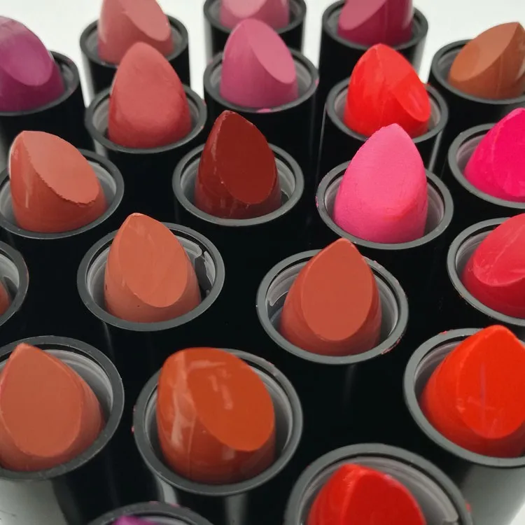 Custumize Colors Matte Moisture Lipstick Oem Odm Lipstick Raw Material