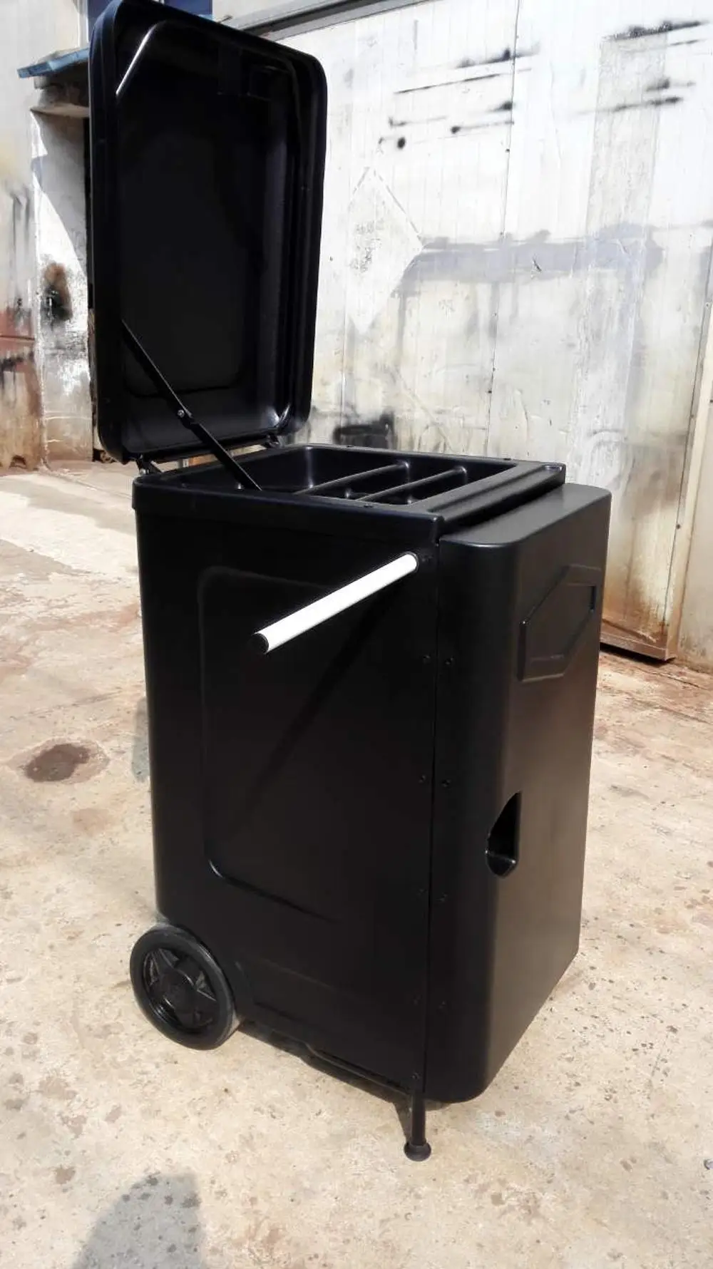 
mobile plastic saddle box 