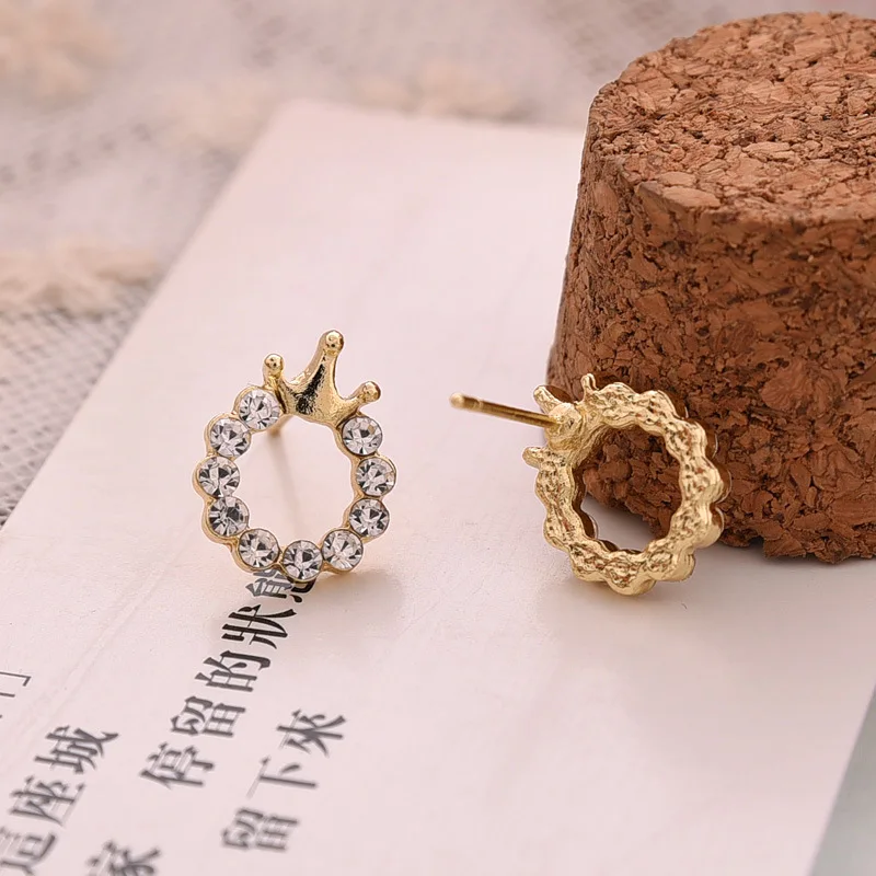 
Wholesale fashionable hoop diamond earring smooth round crown stud earrings 