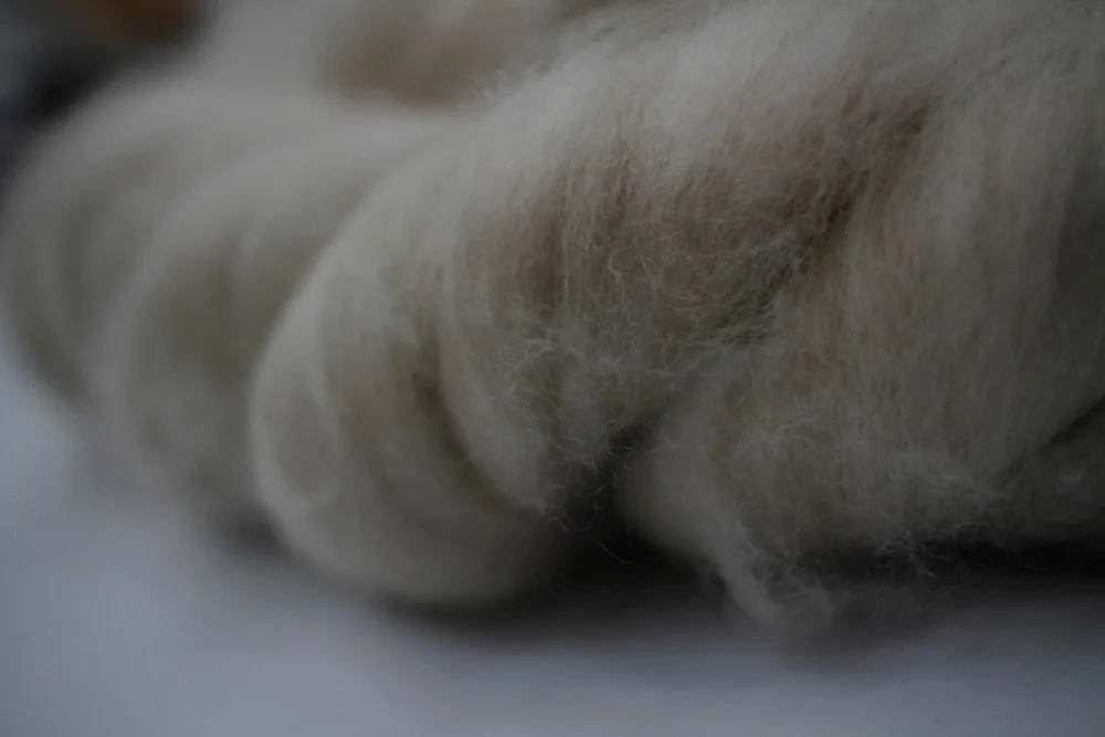 
Raw Washed Carded Sheep Wool Tops Wool Fiber for Spinning 
