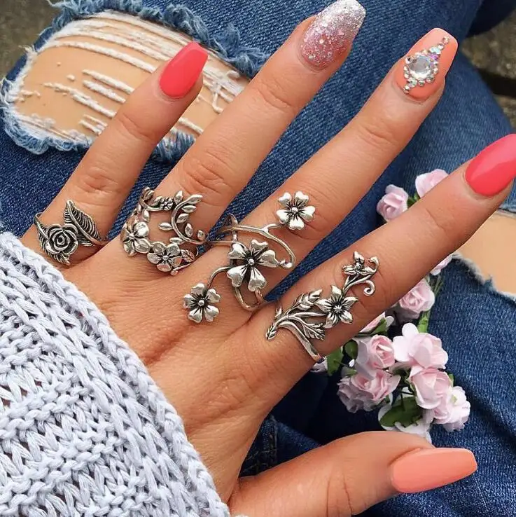 

4pcs/set Antique Silver Vintage Bohemia Finger Rings Set For Women Rose Flower Leaf Vine Knuckle Rings (SK119), As picture