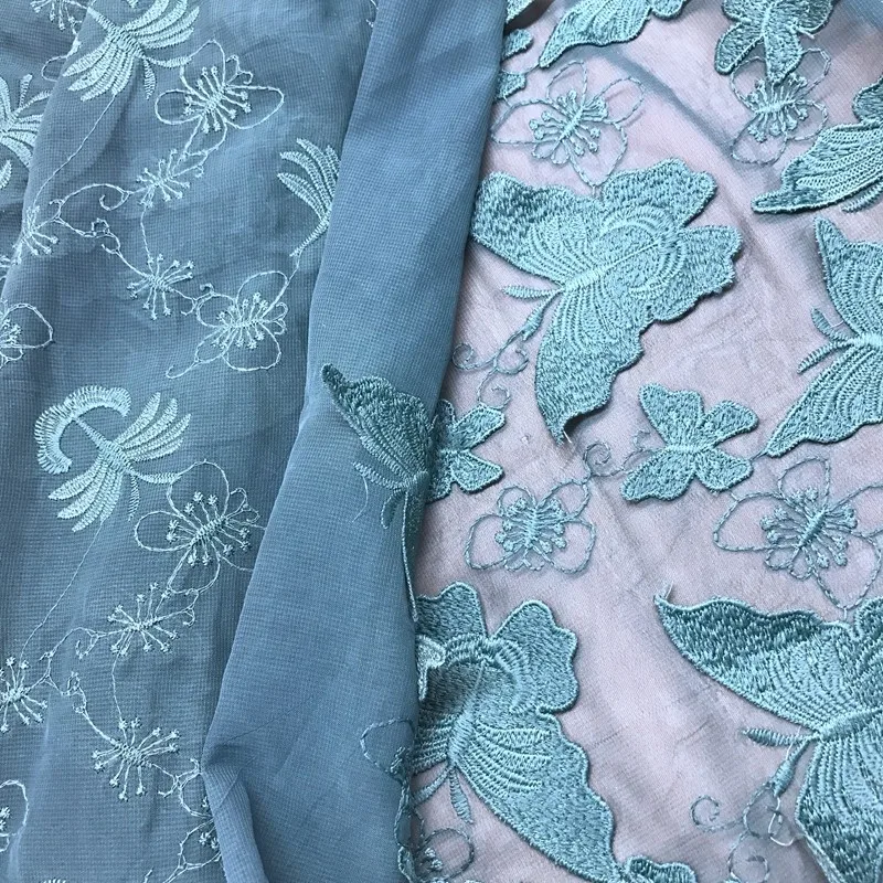 renda bordada azul tiffany
