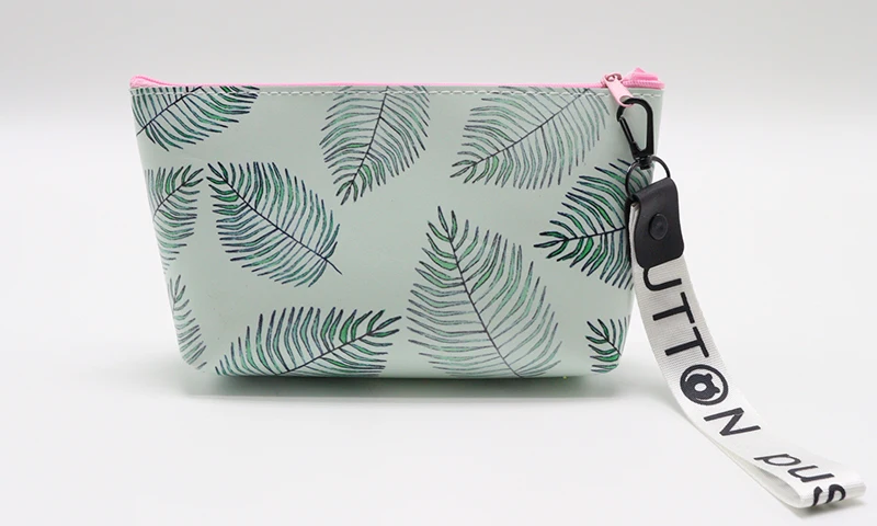 green cosmetic bag3.JPG