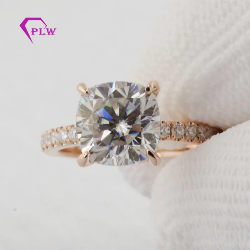 

Provence custom DEF 2carat cushion diamond 14k rose gold moissanite ring