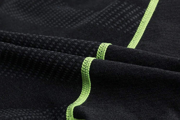 3186935255_1869741600