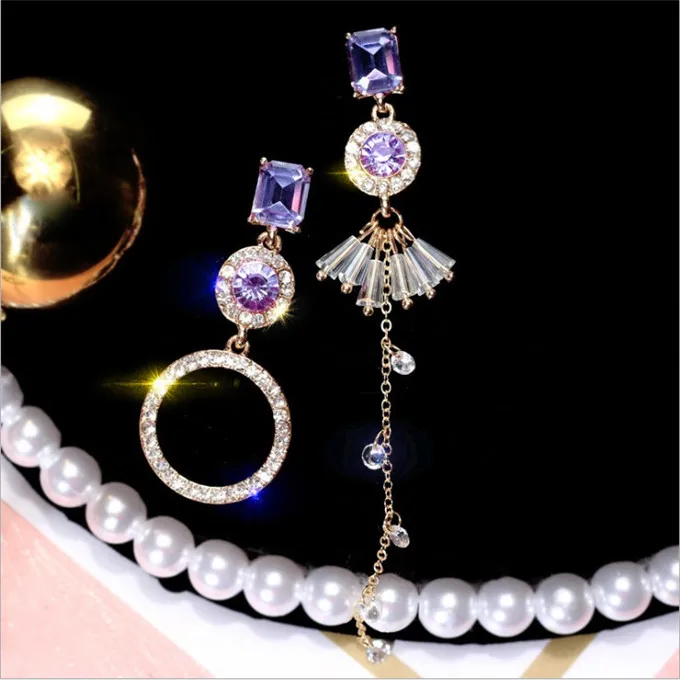 

Korean fashion new design crystal earrings 2019 evening banquet earrings Asymmetrical sparkling earrings, Picture