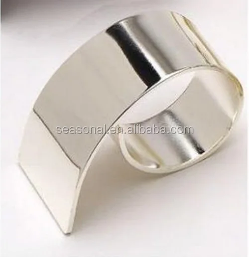 

silver swirl metal napkin ring, N/a