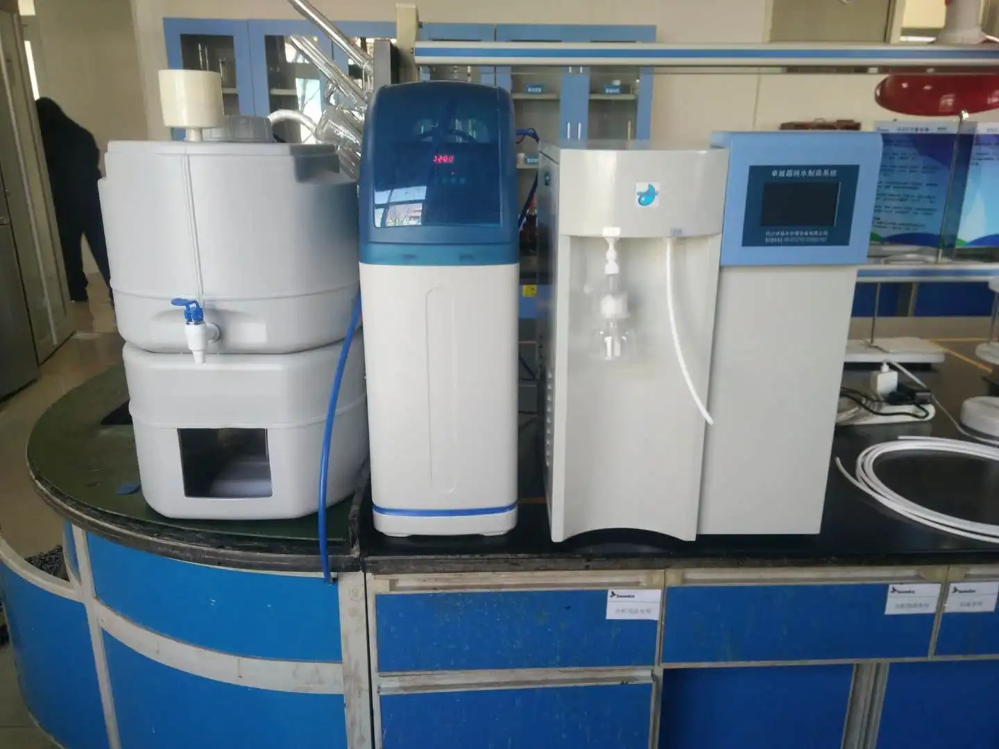 Residential water softener 