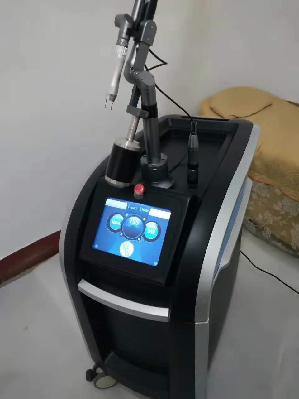 Beauty equipment picosecond laser machine in China