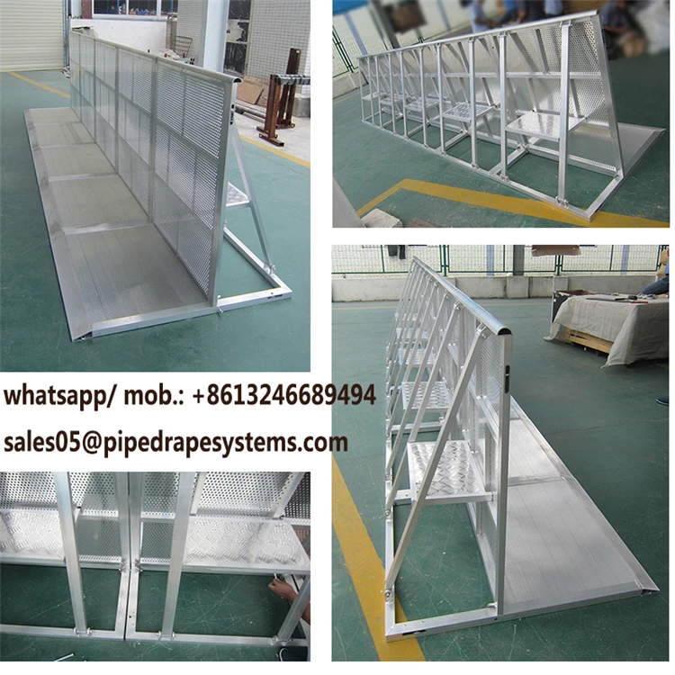 crowd barrier (1)