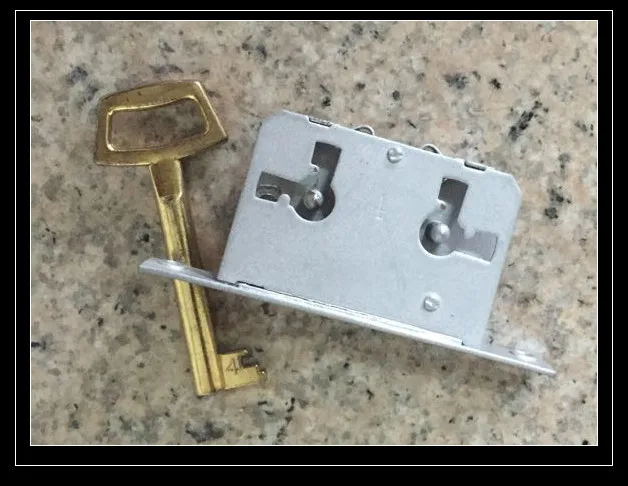 
High quality furniture frawer lock with zinc key 