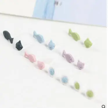 

Cartoon Cat and Fish Pattern Ceramic Stud Earrings Handiwork Cute Small Earrings Women Black Purple Blue Jewelry