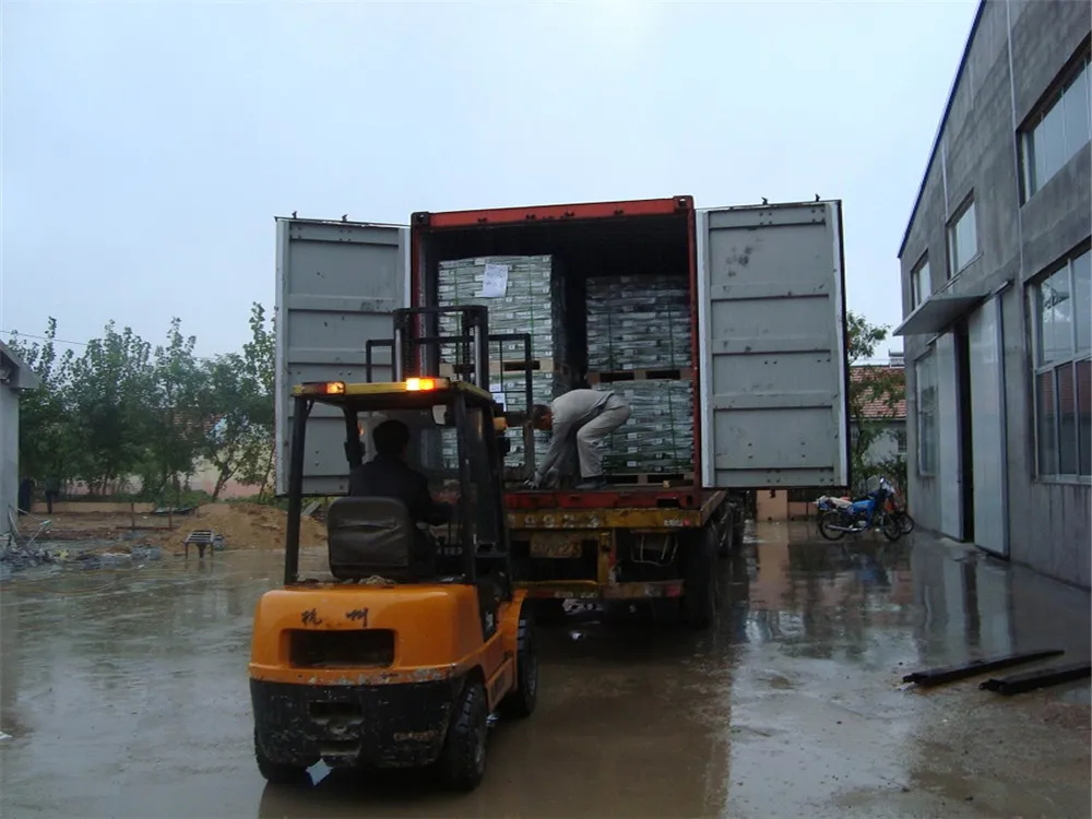 hook lift trailer 9.jpg