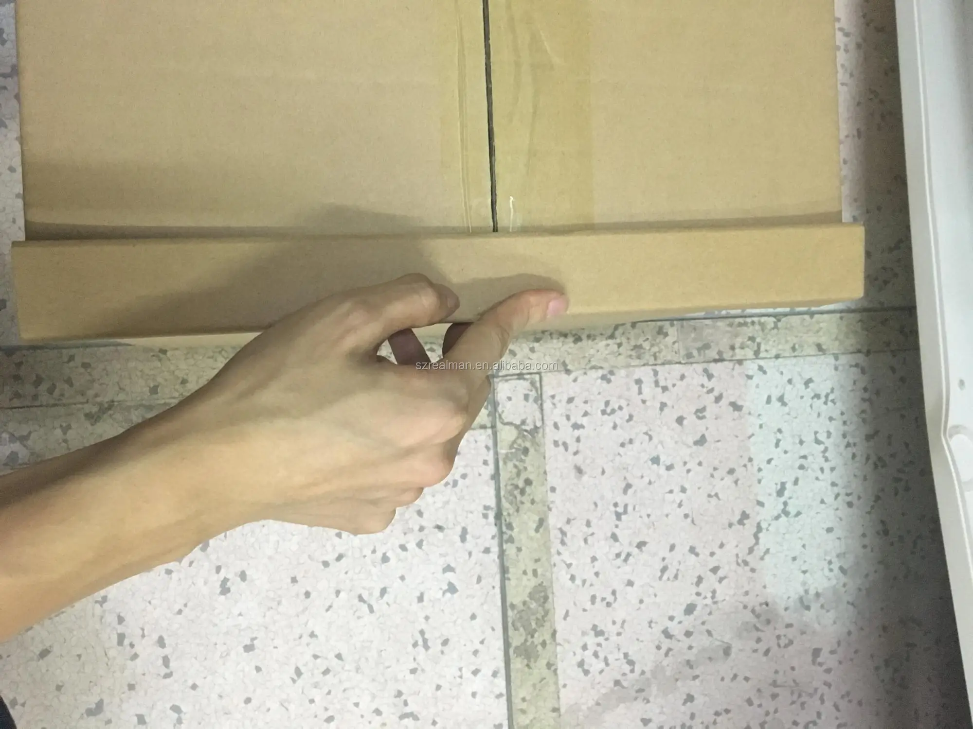 corner protection strip1.JPG