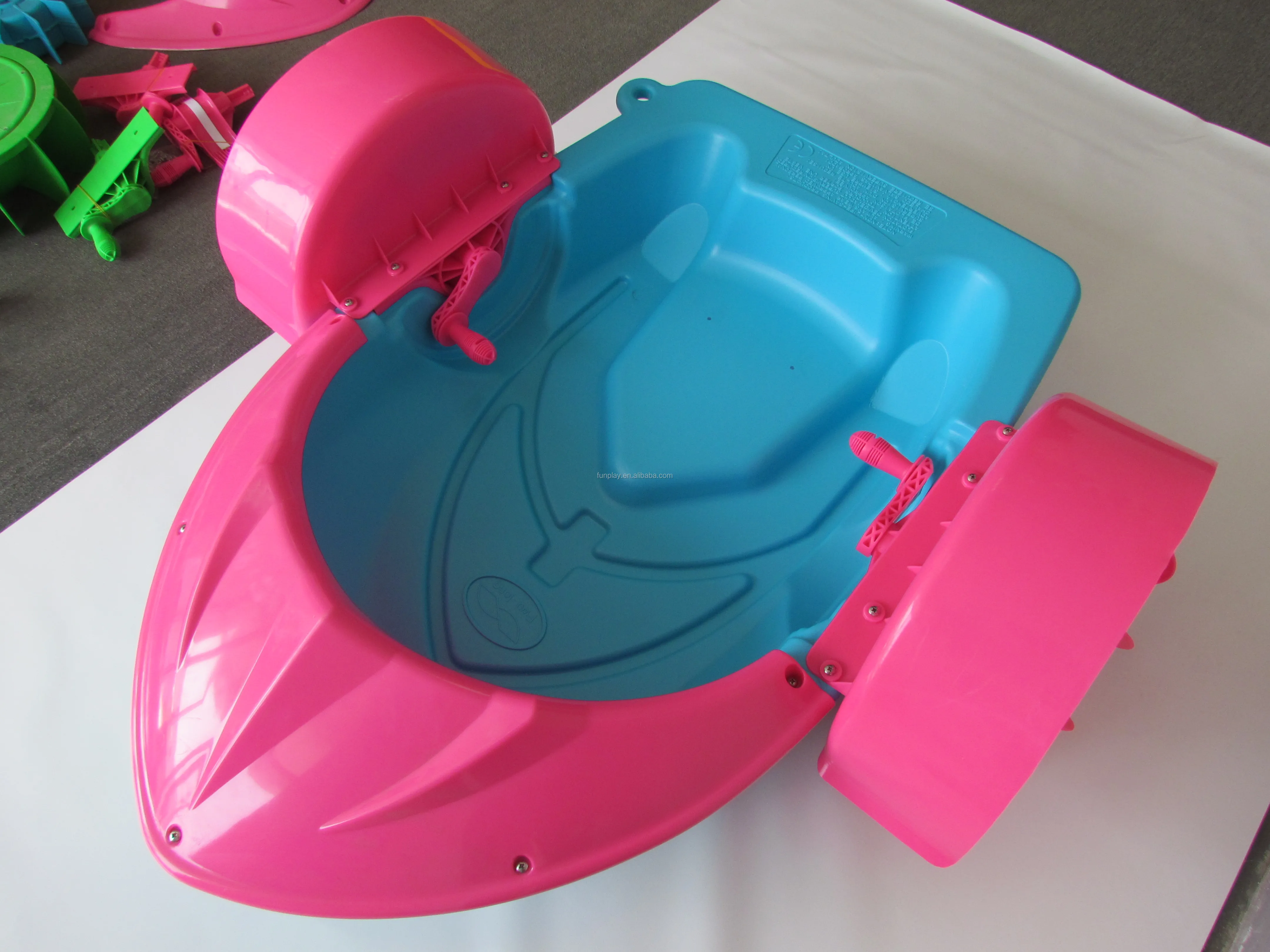 Kids Toy!!!hi Water Park Rides Power Paddle Boats Kids Hand Power Boat
