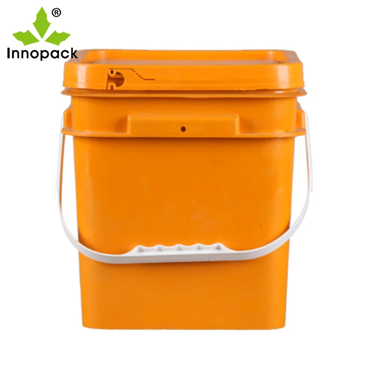 2 gallon bucket with lid