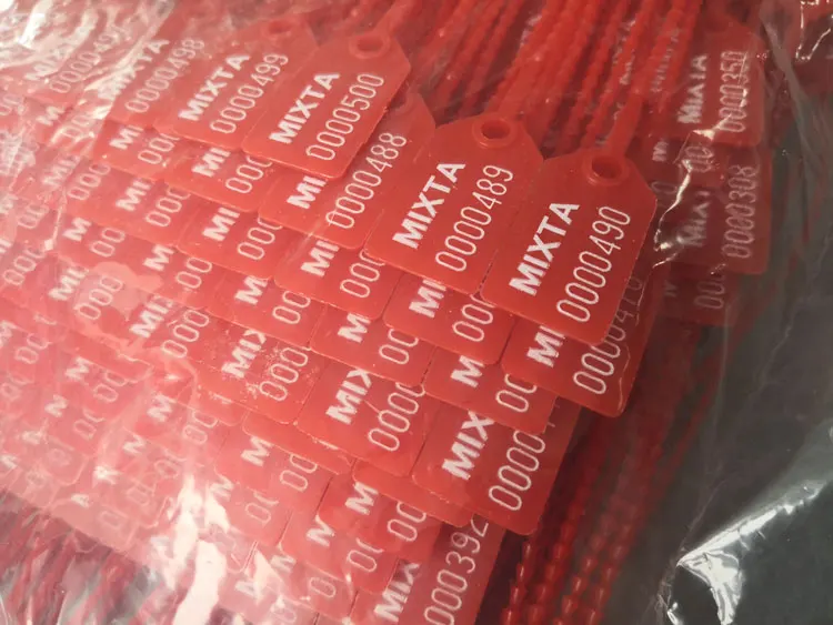 plastic-seal-1.jpg