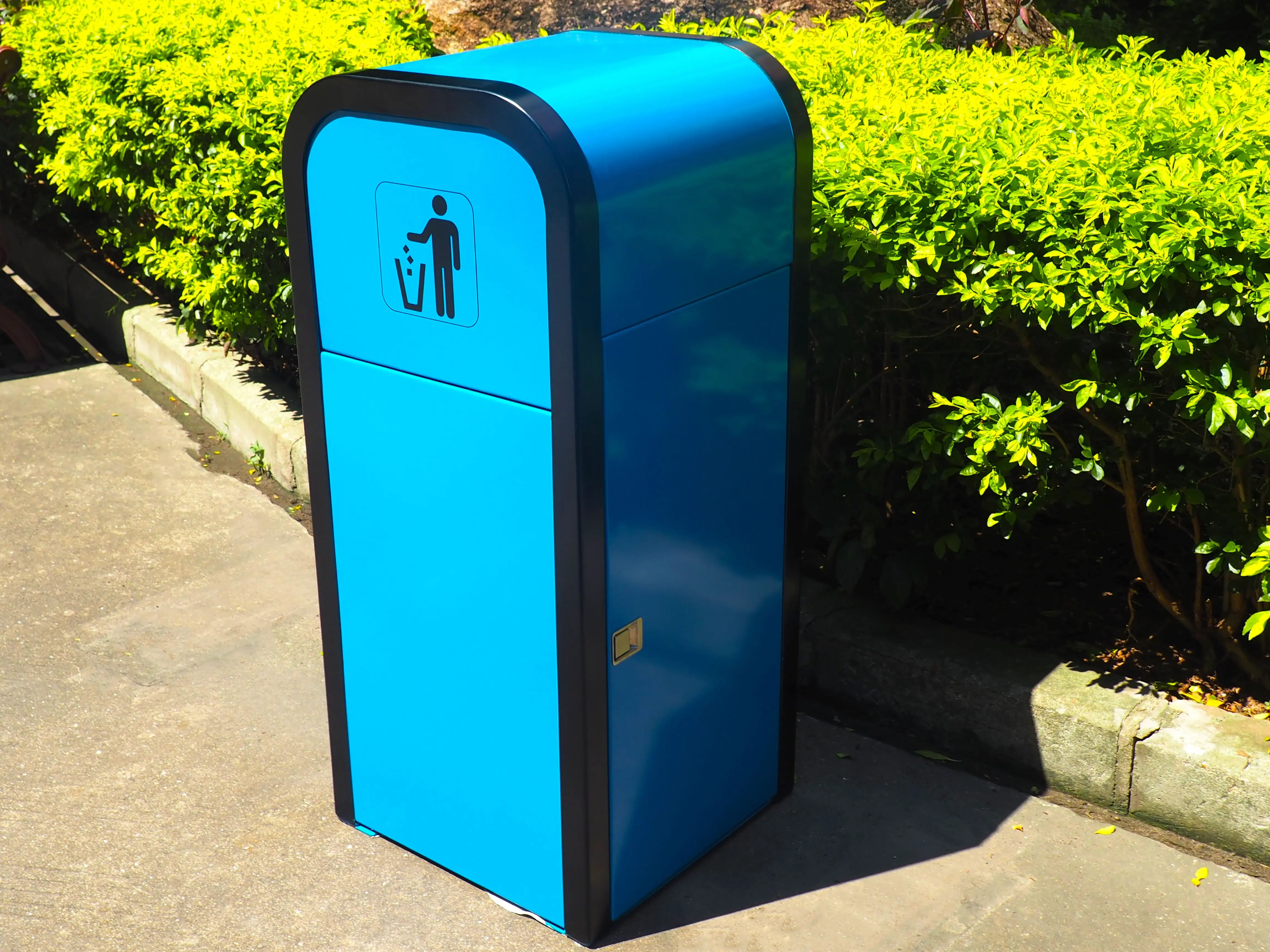 public dustbin