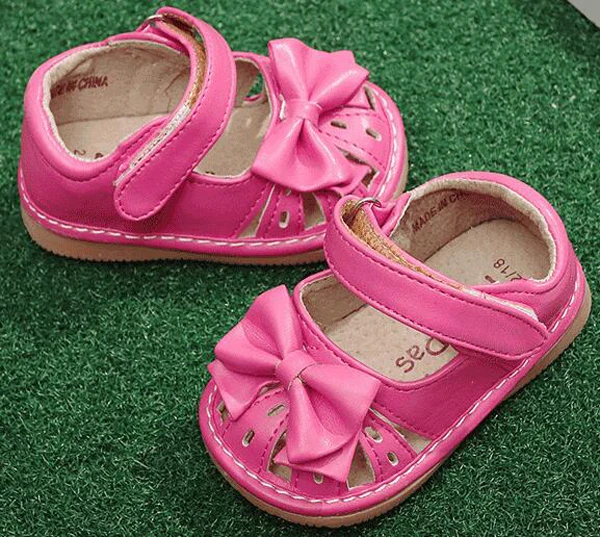 防滑空心女孩吱吱鞋与弓在夏季