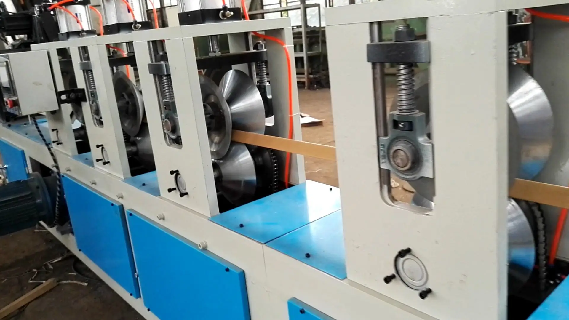 Hjg200 Cap Clip Paper Angle Board Machine Product Making Machinery