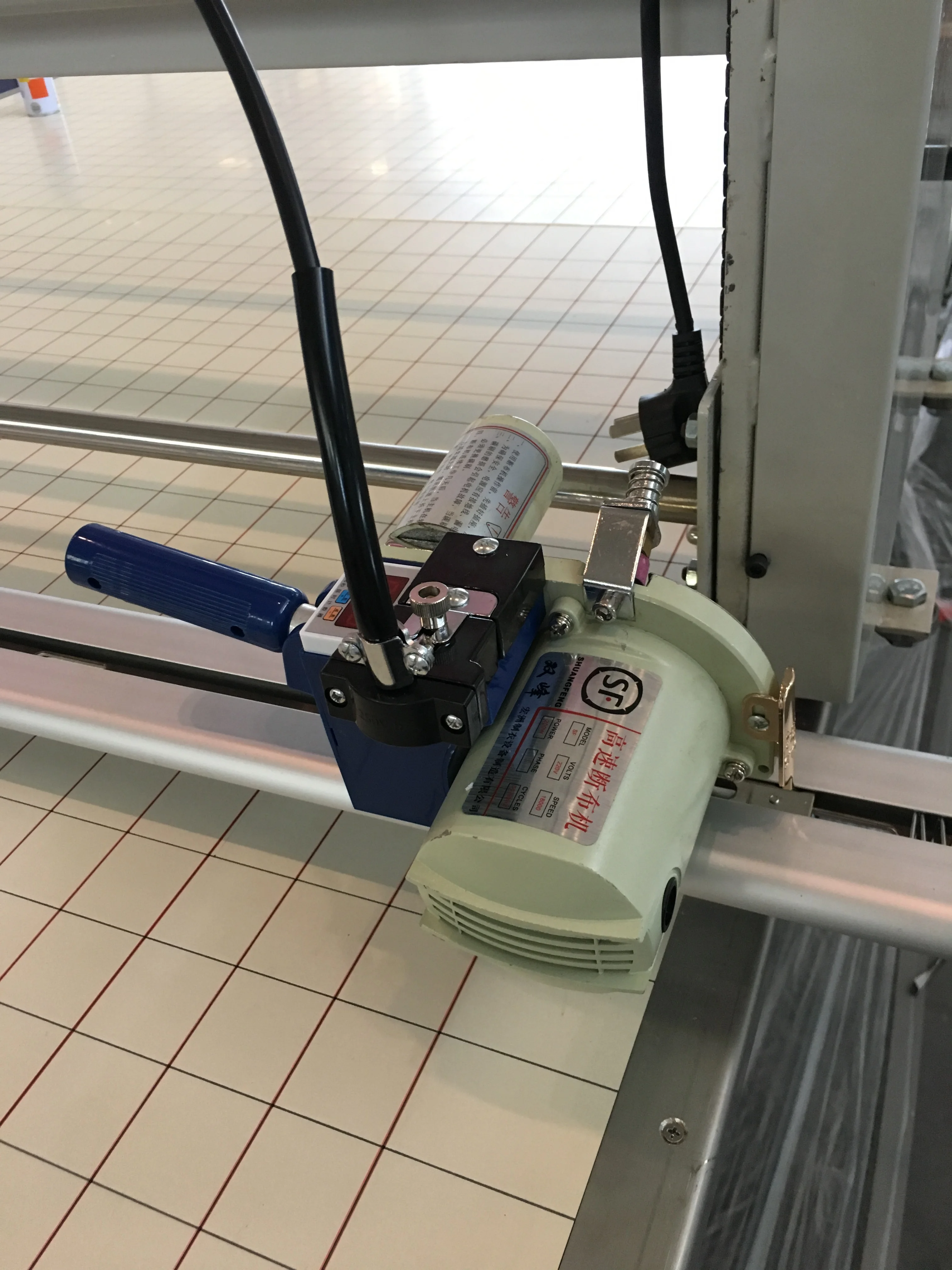 
Garment Factory Semi-automatic Manual Fabric Spreading Machine 